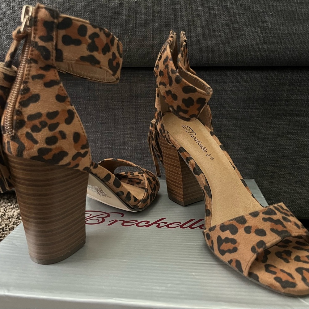 Breckelles Tan Leopard Block Heel Sandals